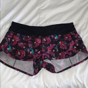 Lululemon shorts size 6
